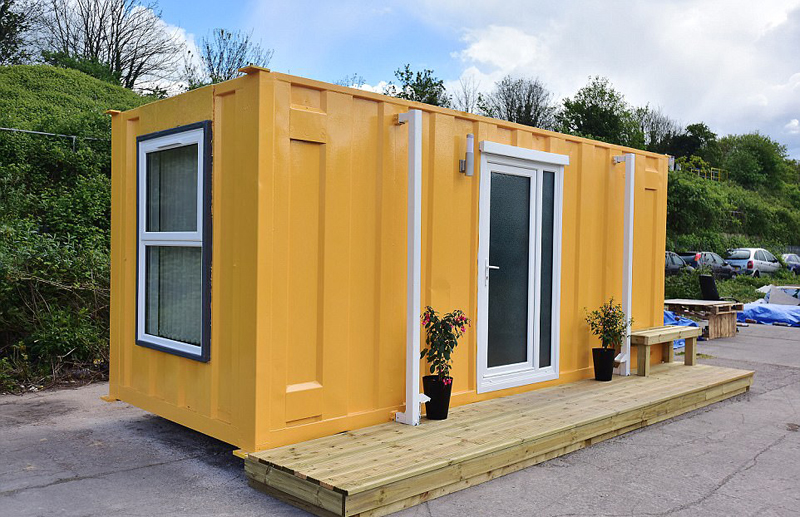 集裝箱也能當住宅？英國企業(yè)家創(chuàng)新改造，為流浪漢提供溫暖家園